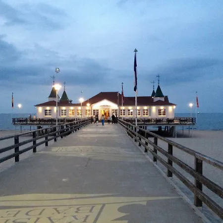 Strandnahe Ferienwohnung Mit Wintergarten 제바트헤링스도르프